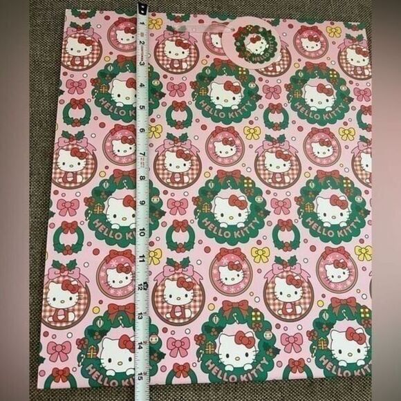 Hello Kitty Happy Holiday's Pink Wrapping Paper Set - Picture 5 of 8
